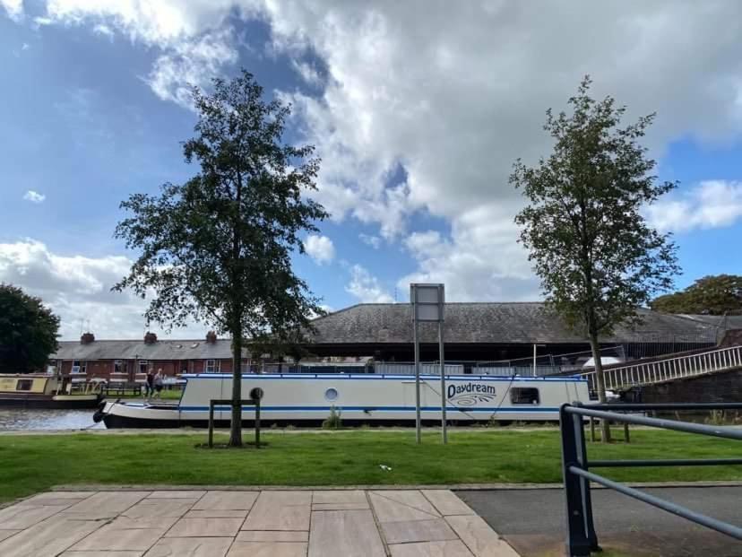 City Centre Chester Waterways Apartment Exteriör bild